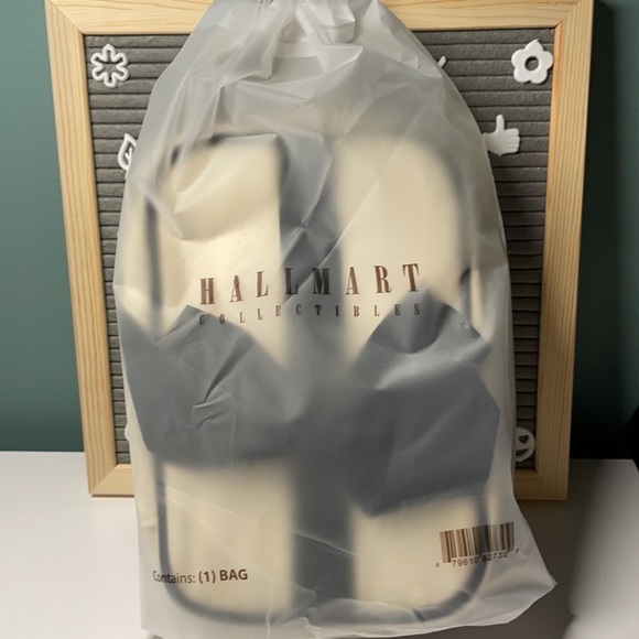 HALLMART COLLECTIBLES
Canvas Cosmetic Bag - Picture 6 of 10